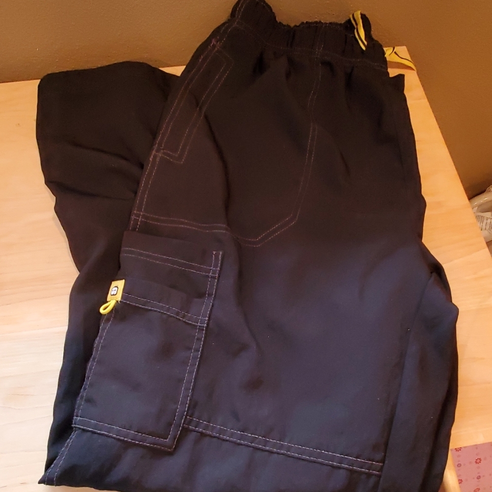 Scrub pants size XL spread good cheer